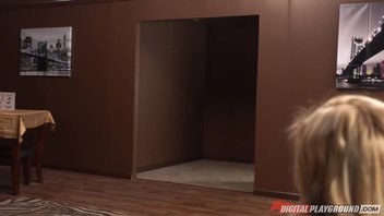 Секс При Посторонних - Мужья смотрят, как их шикарных, зрелых жен ебет по полной программе секс-гигант Алексис Фокс (Alexis Fawx), Джесса Родос (Jessa Rhodes)