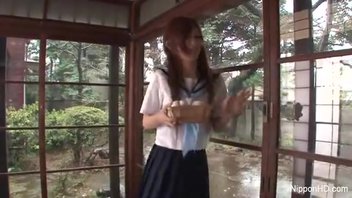 Японская студентка взяла в рот на кухне