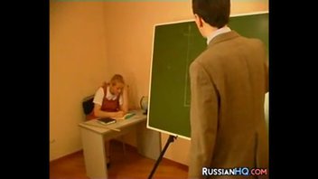 Русская студентка и препод, который дырки ей продул неплохо