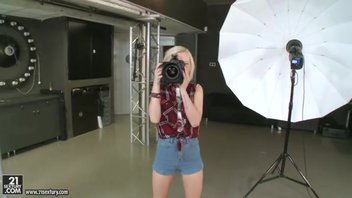 Жаркий секс на фотостудии