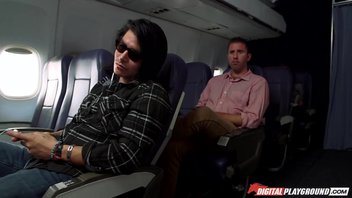 Секс с неземной стюардессой