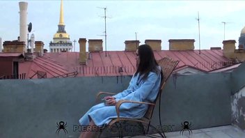 Молодую русскую девушку Марию Тайт (Mariya Tight)  ебут на хате у Вудмана