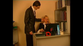Секс  с секретаршей в офисе