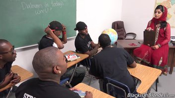 Училка с черными парнями